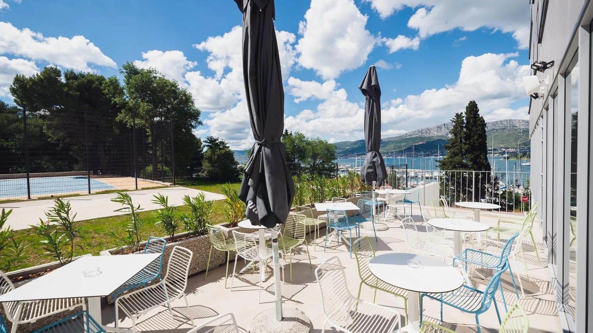 Hotel Akademis - Fit Split
