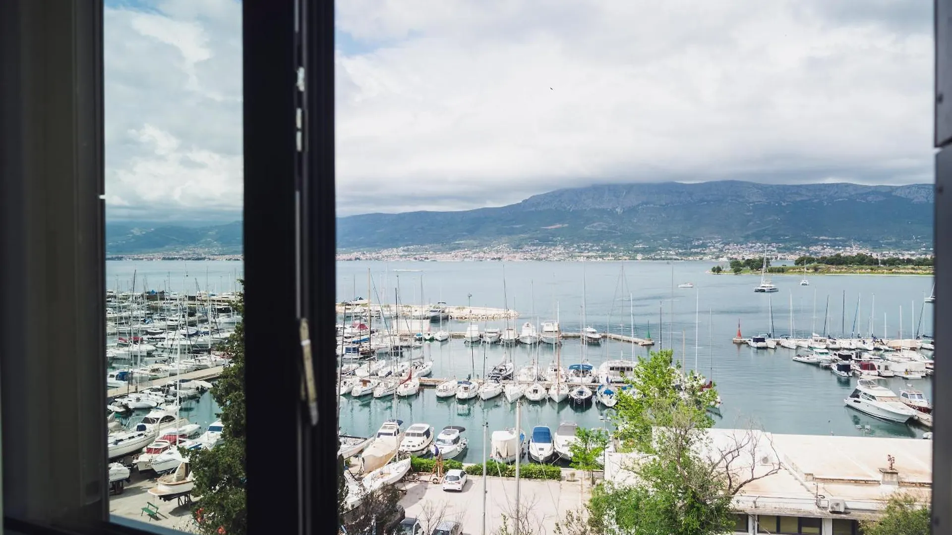 Hotel Akademis - Fit Split
